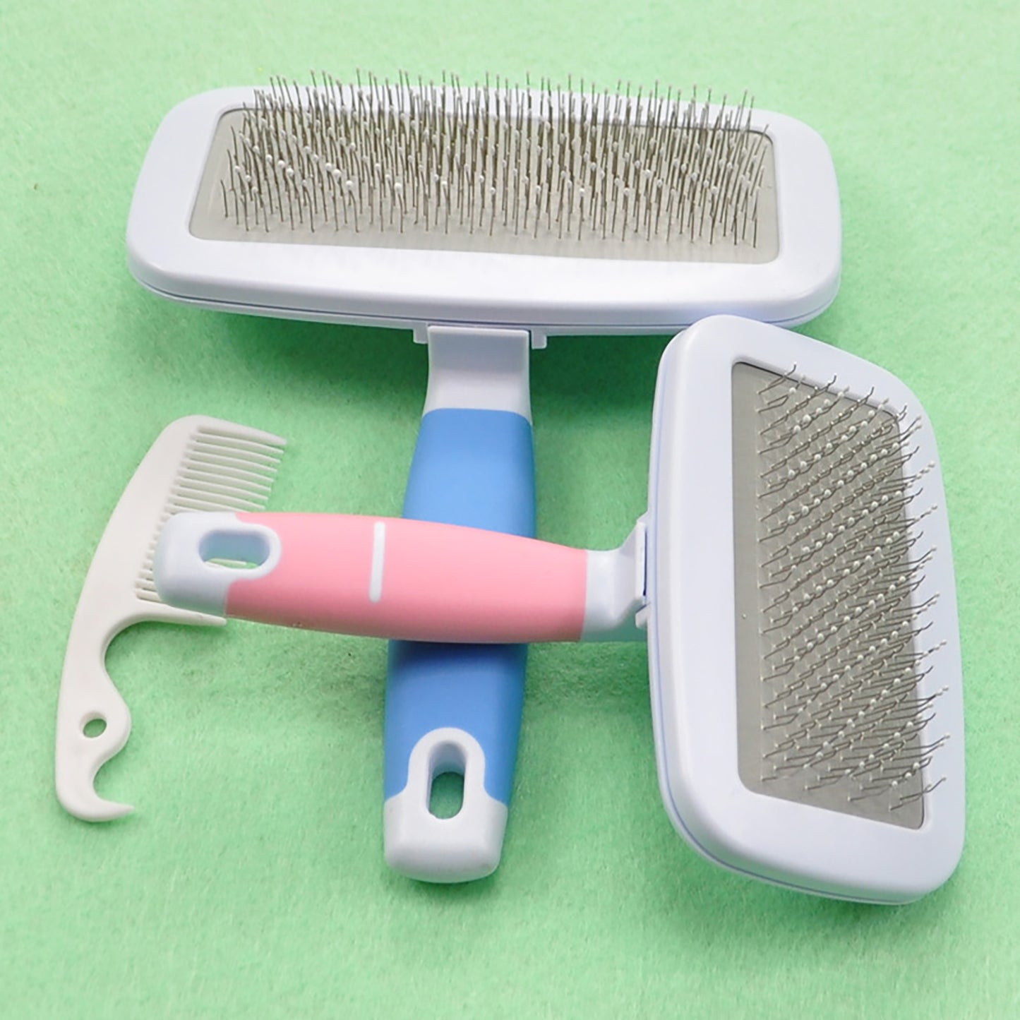 Keep Your Dog's Coat Clean & Tangle-Free with Our Pet Cleaning & Hair Removal Combs