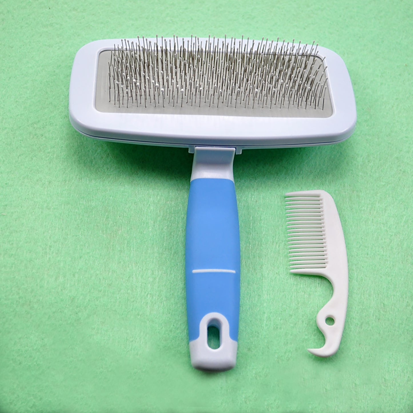 Keep Your Dog's Coat Clean & Tangle-Free with Our Pet Cleaning & Hair Removal Combs