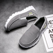 The Lazy Man Wears Light And Large Size Old Beijing Canvas Shoes